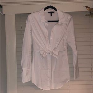 Button up collard chef top with wrap bow. Size 14p